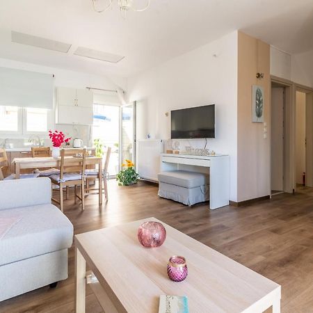 Sophia'S Comfortable Home With A Private Backyard Gazi Екстер'єр фото