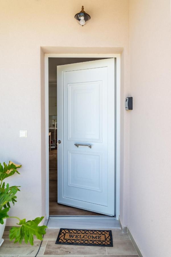 Sophia'S Comfortable Home With A Private Backyard Gazi Екстер'єр фото