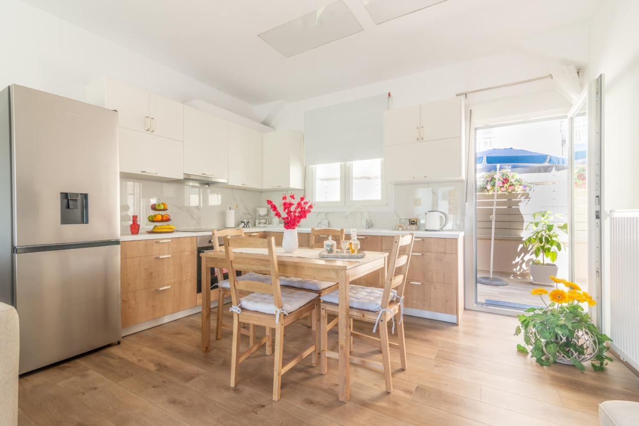 Sophia'S Comfortable Home With A Private Backyard Gazi Екстер'єр фото