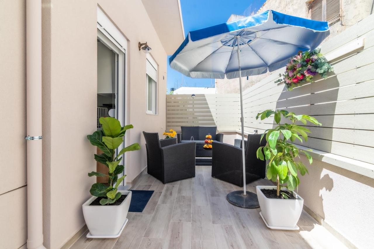 Sophia'S Comfortable Home With A Private Backyard Gazi Екстер'єр фото