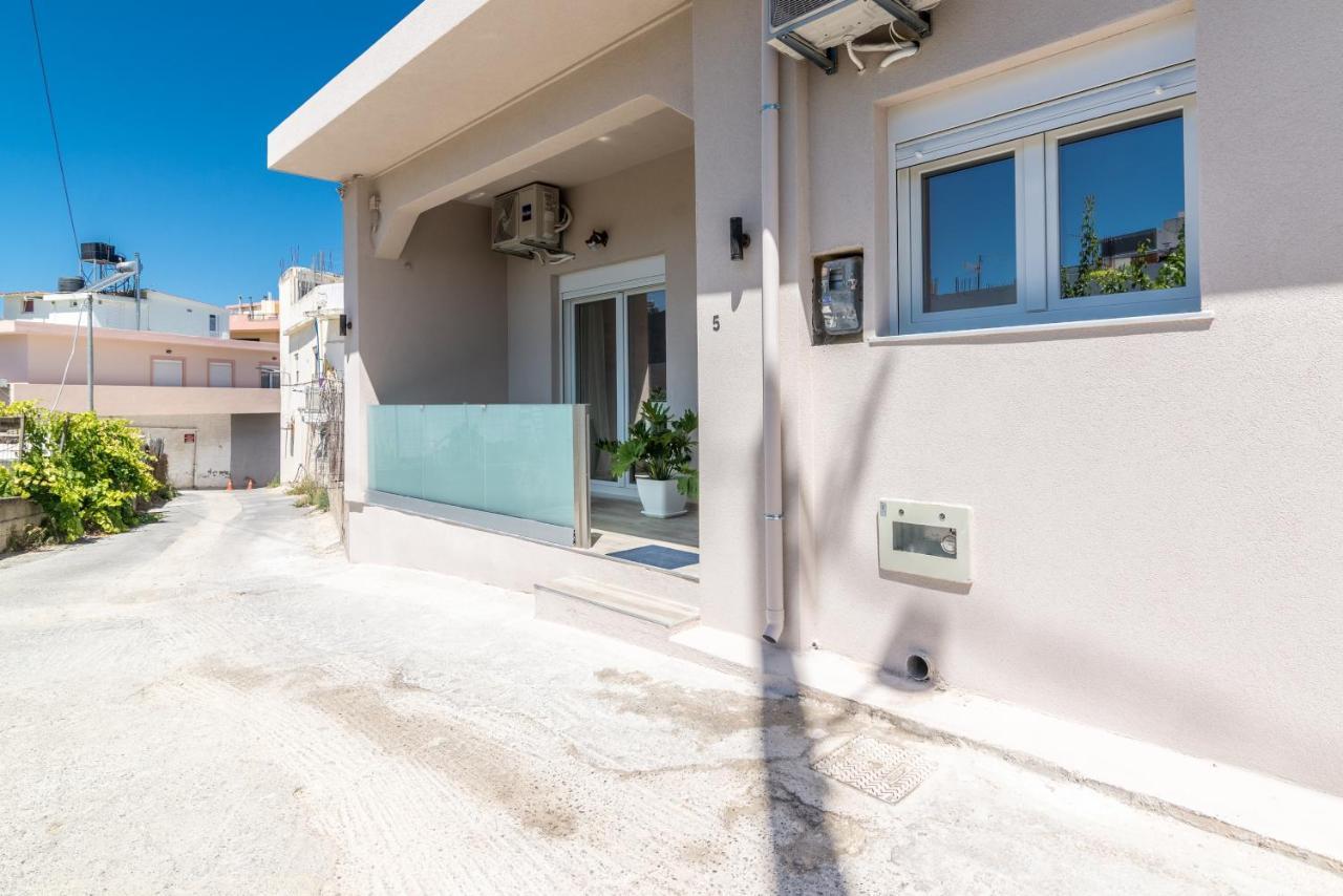 Sophia'S Comfortable Home With A Private Backyard Gazi Екстер'єр фото