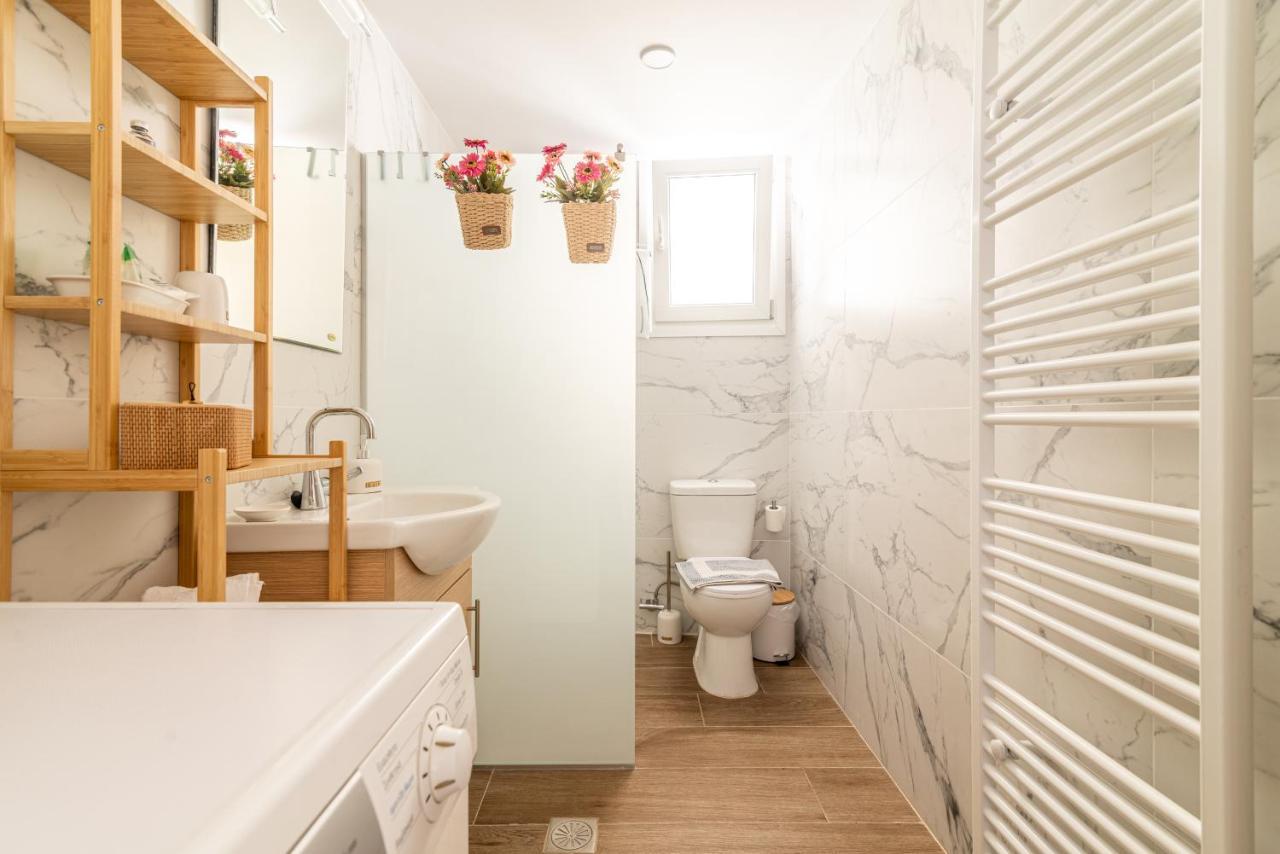 Sophia'S Comfortable Home With A Private Backyard Gazi Екстер'єр фото