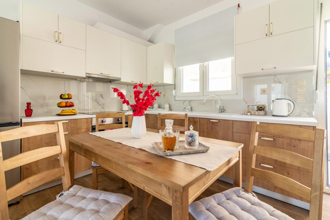 Sophia'S Comfortable Home With A Private Backyard Gazi Екстер'єр фото